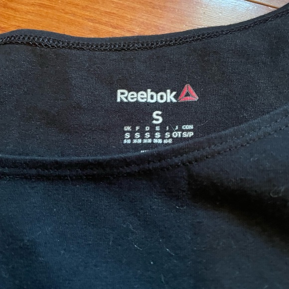 Reebok crop top🧡❤️ - Picture 3 of 3